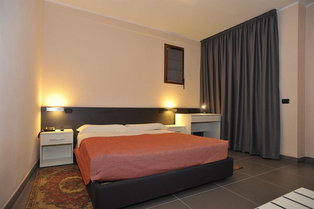 Parini Hotel Bosisio Parini Exterior foto